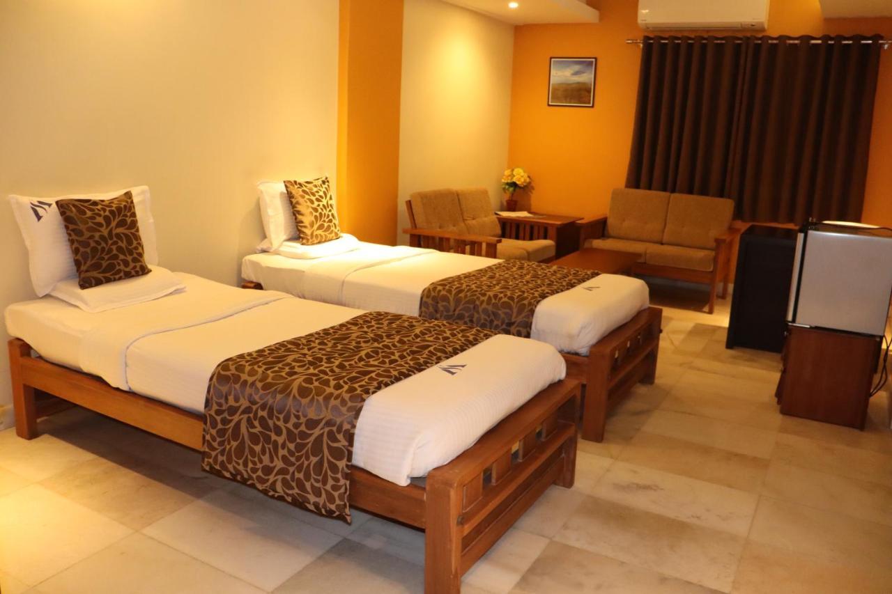 Hotel Madhuvan Serai Manipal Bagian luar foto