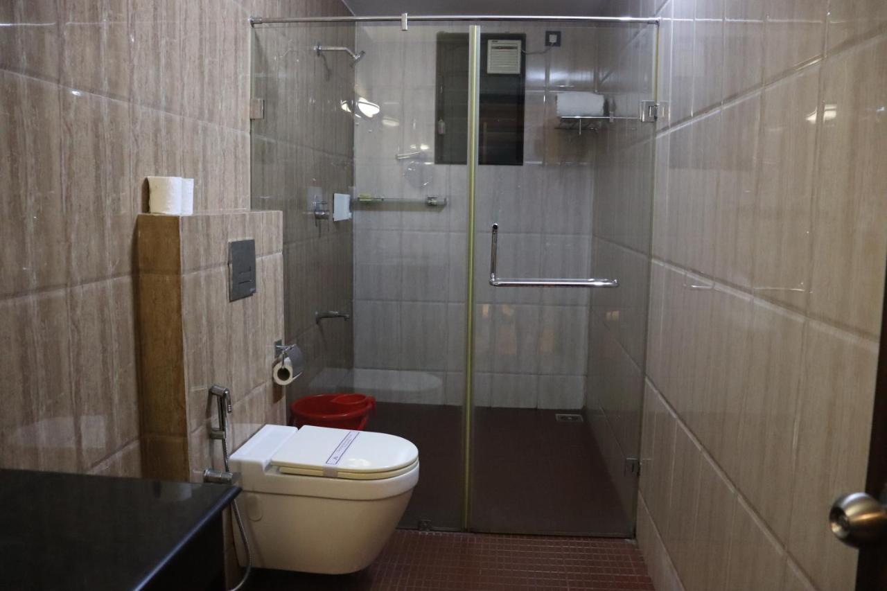 Hotel Madhuvan Serai Manipal Bagian luar foto
