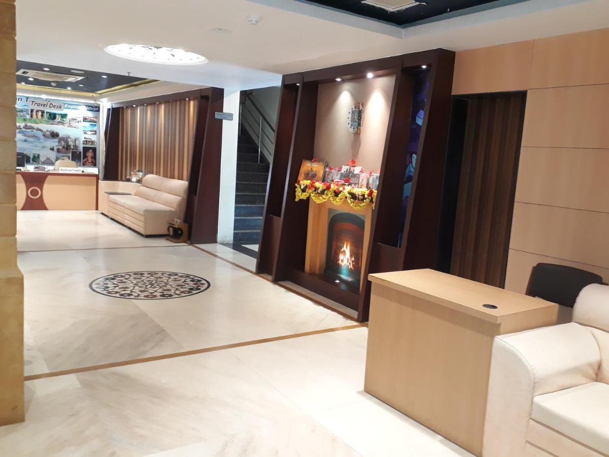 Hotel Madhuvan Serai Manipal Bagian luar foto