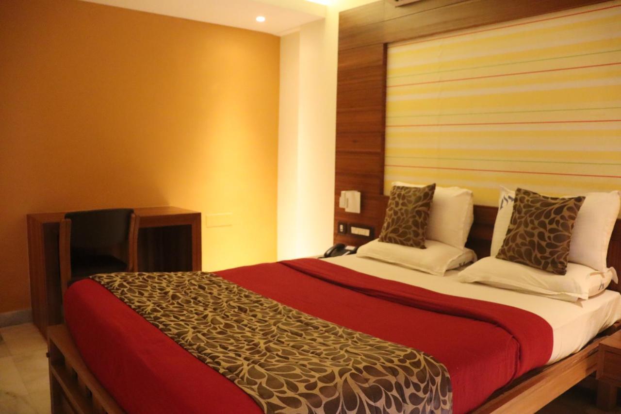 Hotel Madhuvan Serai Manipal Bagian luar foto
