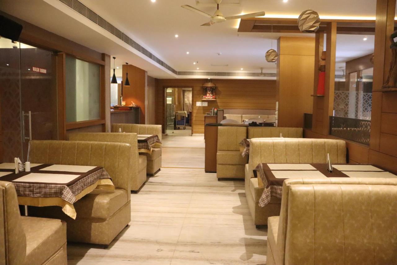 Hotel Madhuvan Serai Manipal Bagian luar foto