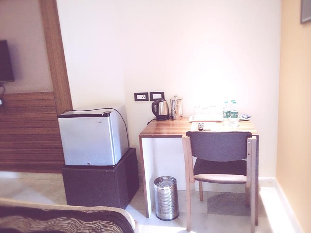 Hotel Madhuvan Serai Manipal Bagian luar foto