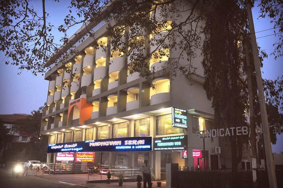Hotel Madhuvan Serai Manipal Bagian luar foto