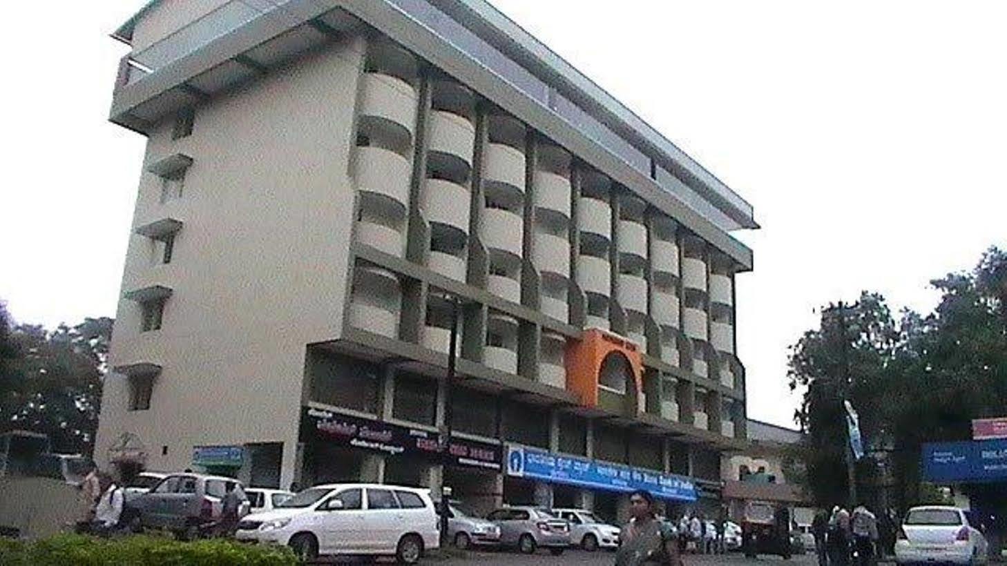 Hotel Madhuvan Serai Manipal Bagian luar foto