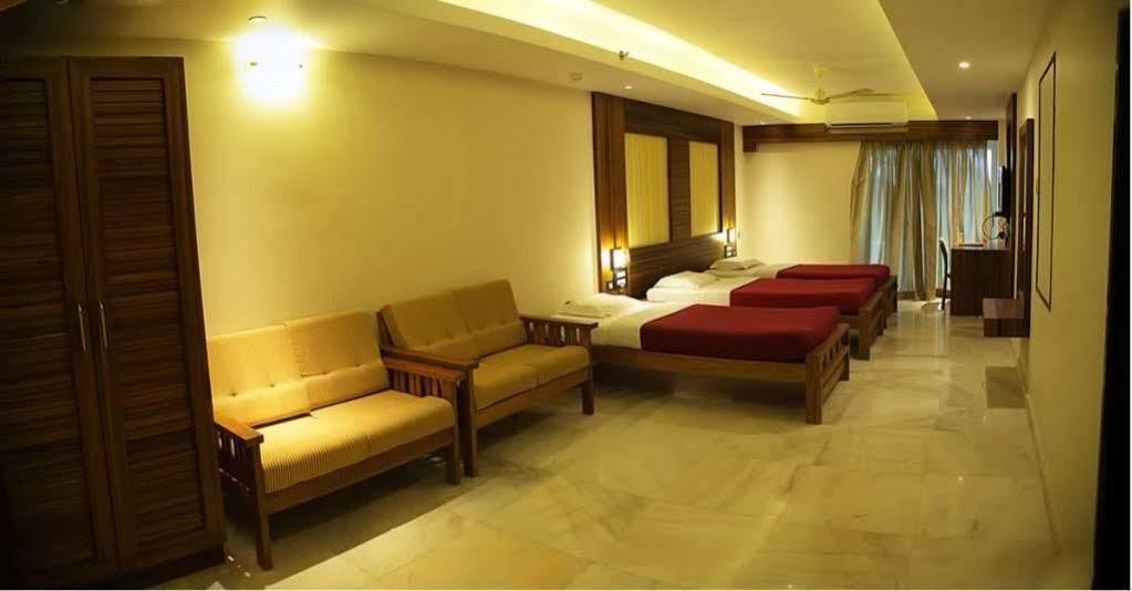 Hotel Madhuvan Serai Manipal Bagian luar foto
