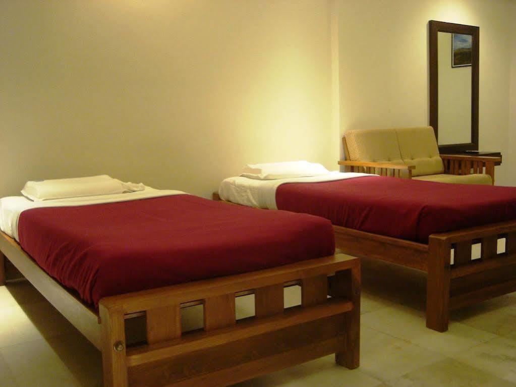 Hotel Madhuvan Serai Manipal Bagian luar foto