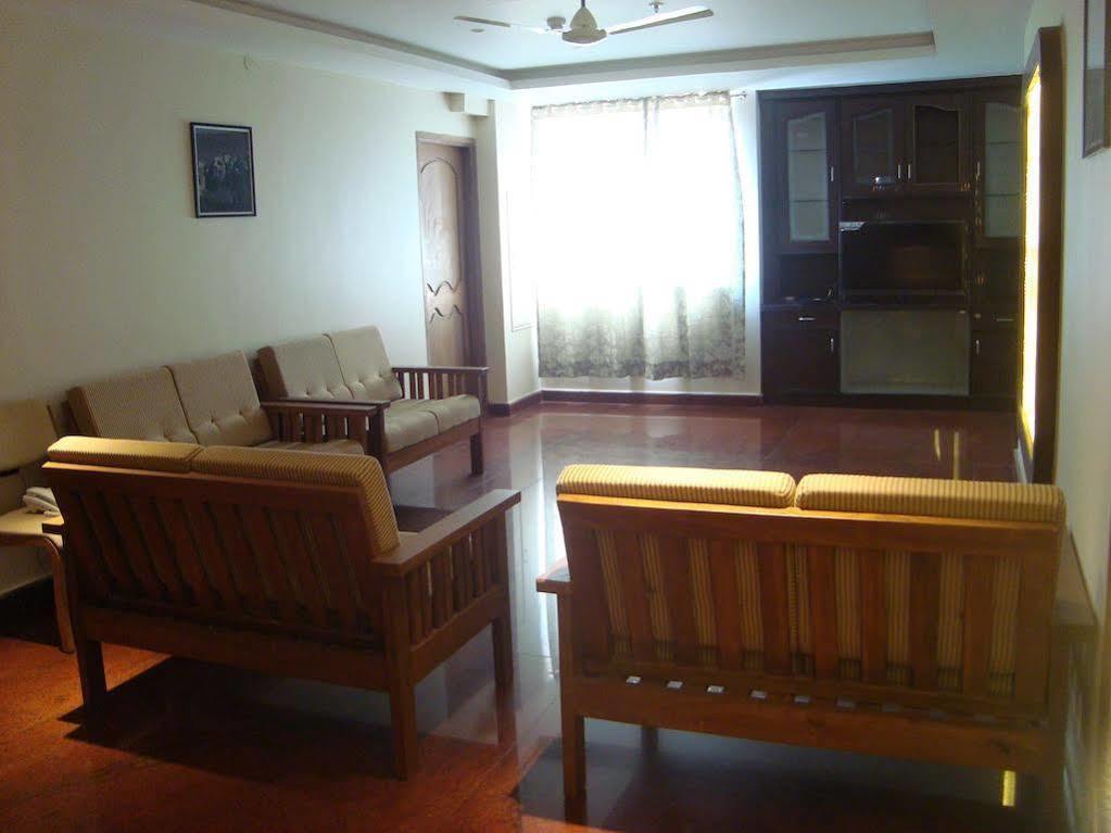 Hotel Madhuvan Serai Manipal Bagian luar foto