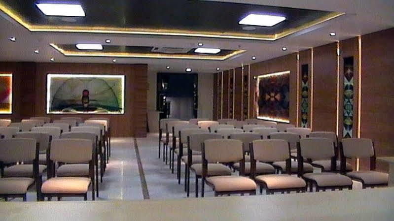Hotel Madhuvan Serai Manipal Bagian luar foto