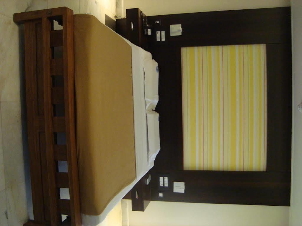 Hotel Madhuvan Serai Manipal Bagian luar foto