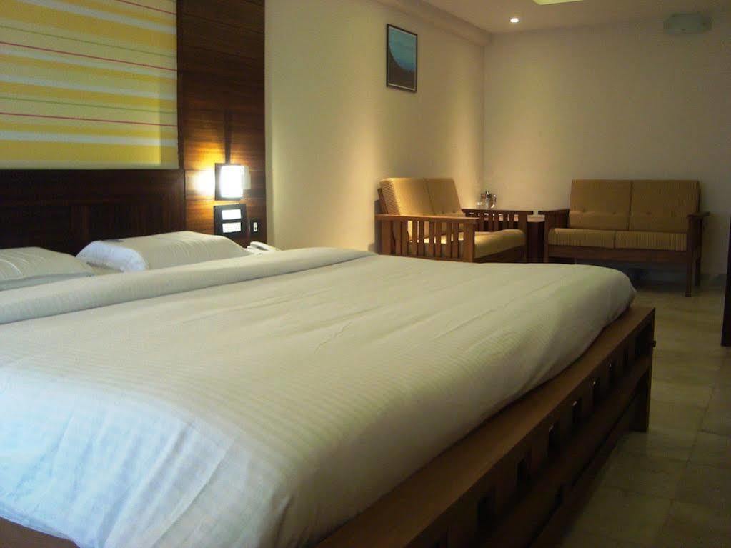 Hotel Madhuvan Serai Manipal Bagian luar foto